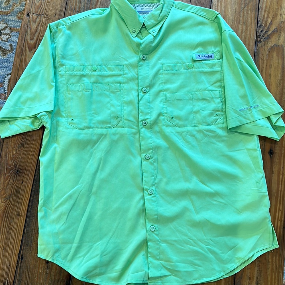Men’s Columbia medium fishing shirt bright green